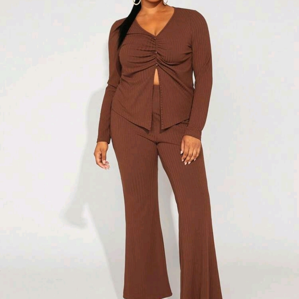 SHEIN SXY Plus 2XL Ruched Front Tee & Flare Leg Pants